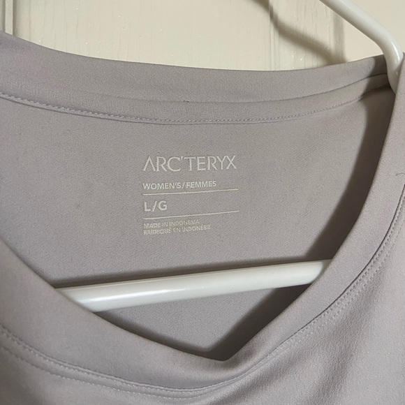 Arcteryx t shirt - Picture 2 of 5